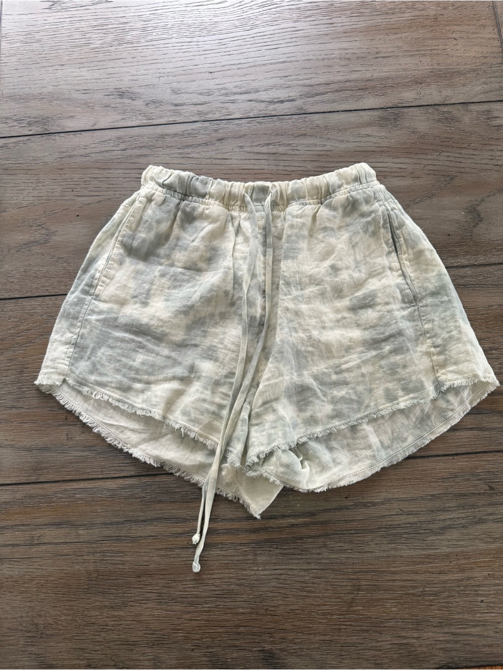 Bella Dahl Light Cream Drawstring Linen Shorts